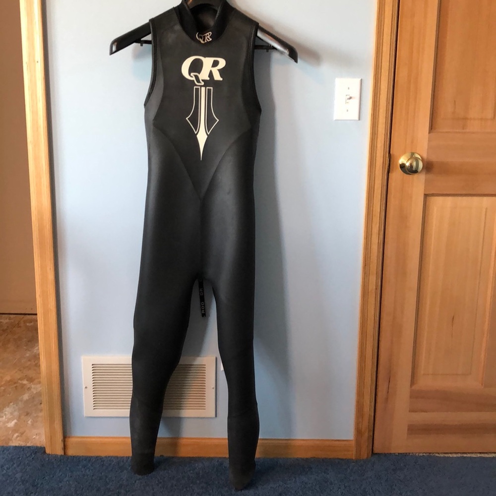 Wet suit